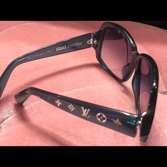 Authentic Louis Vuitton Obsession Carre Teal 😎 - Picture 3 of 7
